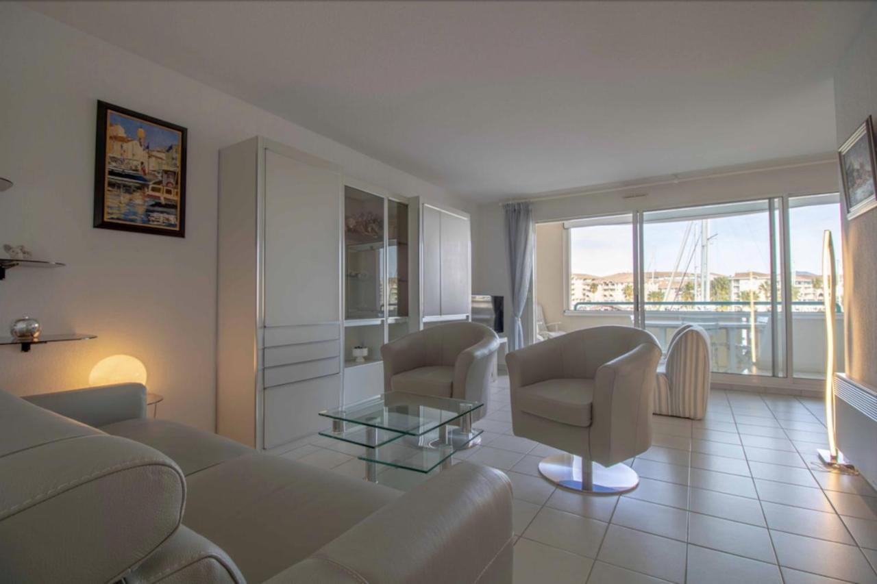 With Balcony And View On The Port Apartment
